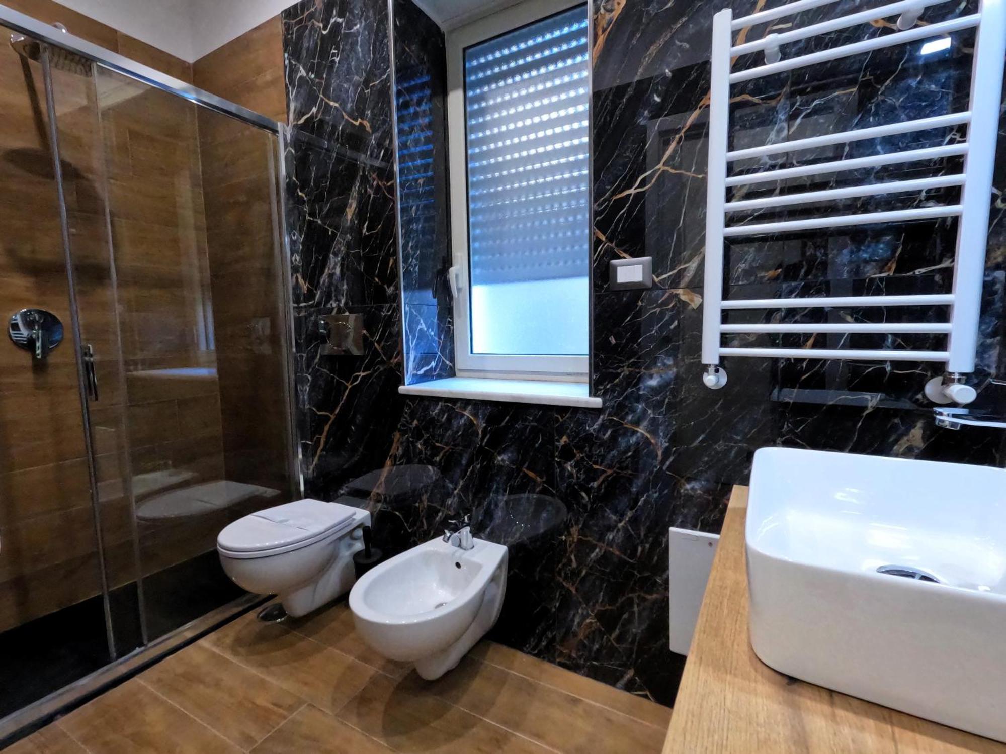 Blackwoody Contemporary - Centro Storico Affittacamere *