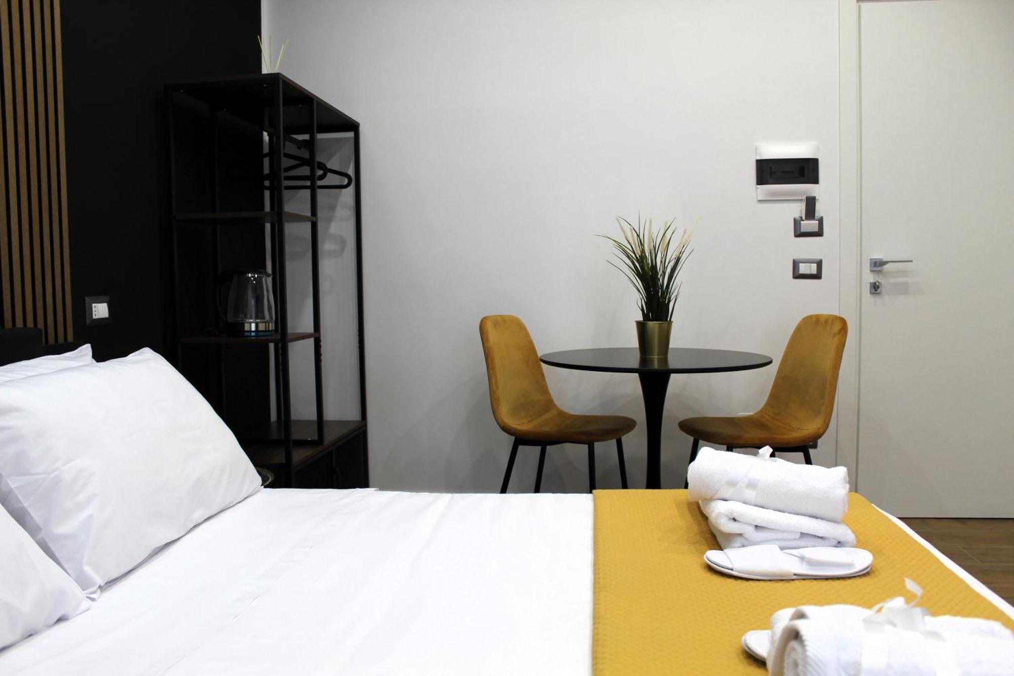 Blackwoody Contemporary - Centro Storico * Napoli
